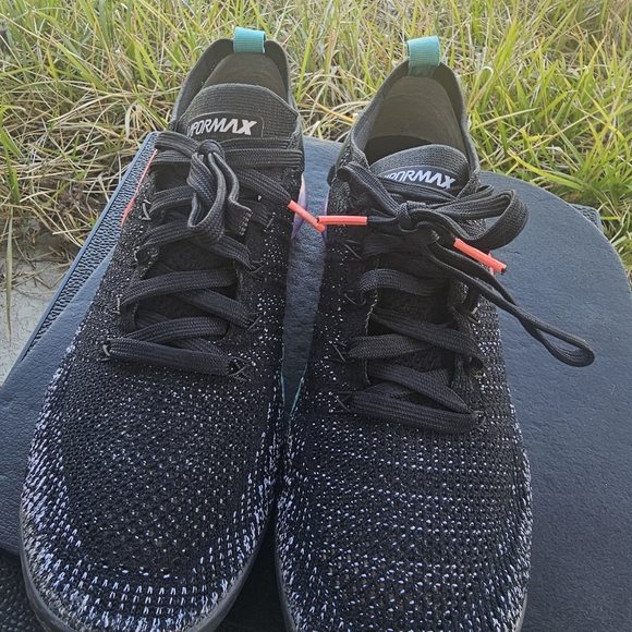 Size 11 - Nike Air VaporMax Flyknit 2 Hot Punch main image 9